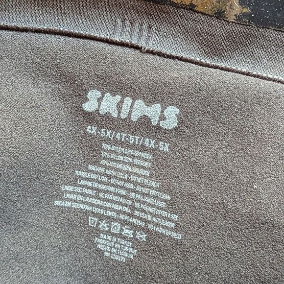 SKIMS Solution NWOT Short #2 Shapewear Right Leg Exposed Onyx Sz 4X - 5X - Picture 9 of 9